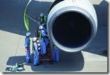 ANA_maintenance_personnel_inspecting_an_airliner_turbofan_engine