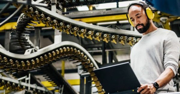 an overview of the best field service management software for enhancing efficiency