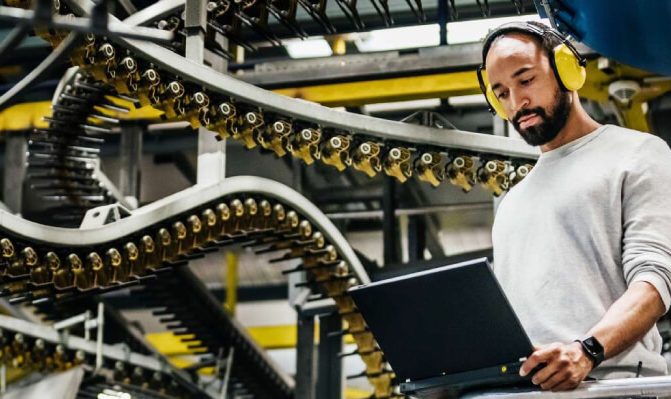 an overview of the best field service management software for enhancing efficiency