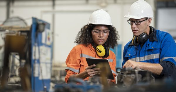 Field Service Management Platforms for Large Manufacturing Enterprises